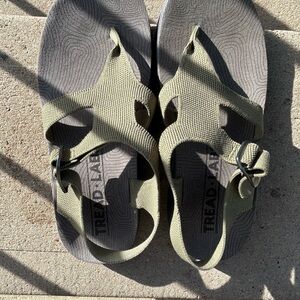 Tread Labs Sandals with Adjustable Straps Arch Support Men’s Size 9 GREEN